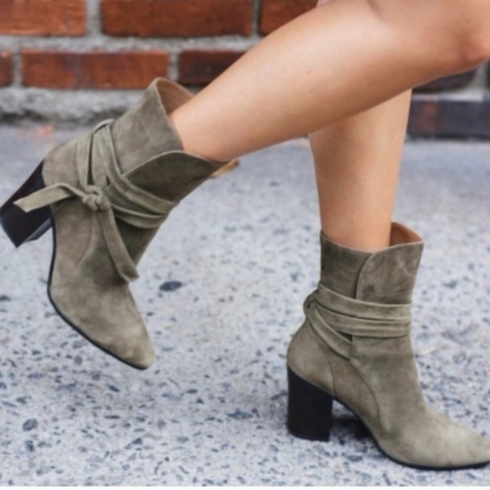 BANANA REPUBLIC Canton Mid Calf Heeled Bow Boots 6.5